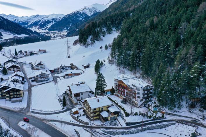 Hotel Olympia Pettneu am Arlberg Eksteriør billede